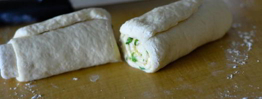 рулеты с чесночной начинкой. Шаг 7