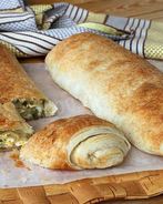 Слоеный рулет с сыром из готового теста