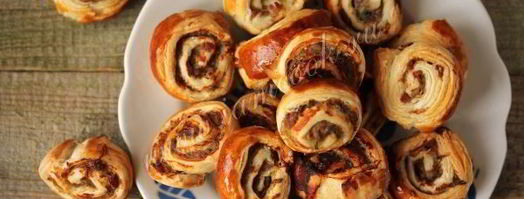 слоеные рулетики с мясным фаршем. Шаг 6