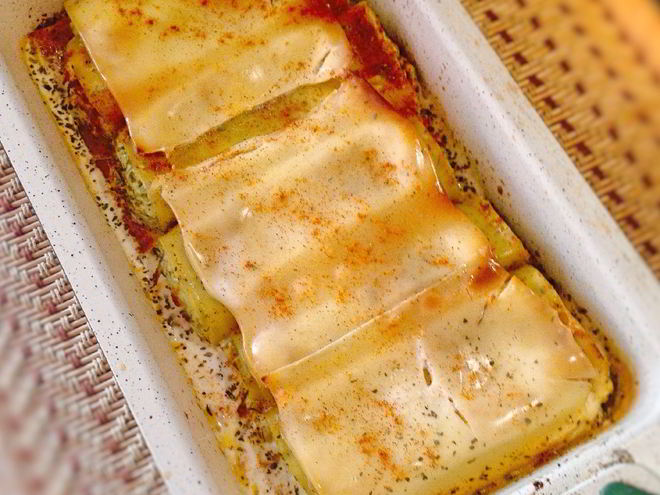 Рецепт творожных рулетиков с зеленью и сыром