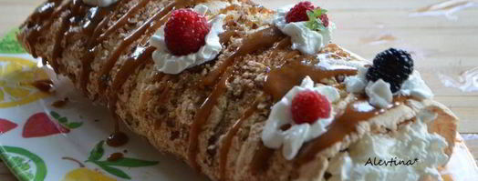 воздушный рулет с пеканом и ягодами. Шаг 12