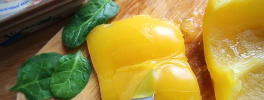 зеленый рулет с креветками и болгарским перцем. Шаг 6