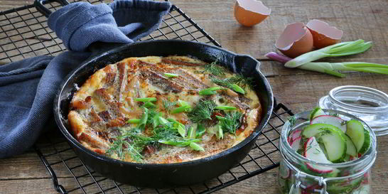 Сало с хлебом и яйцом