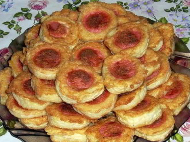 Рецепт сосисок с картофельным пюре в вафельных листах