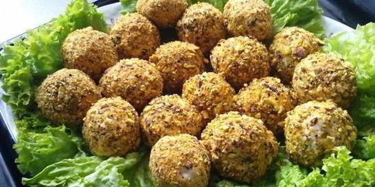 Сырные шарики с фисташками