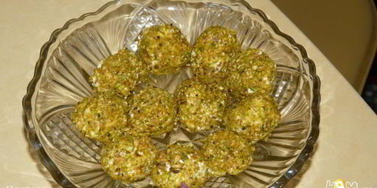 Сырные шарики с виноградом