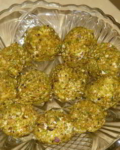 Сырные шарики с виноградом