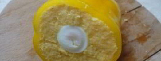 сырые фаршированные сыром кольца перца. Шаг 5