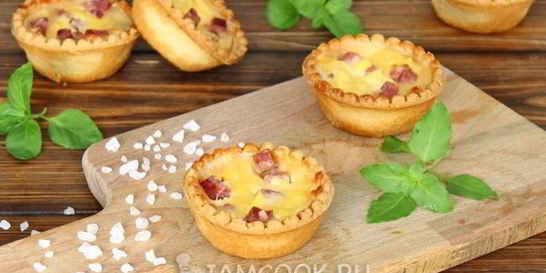 Тарталетки с ветчиной и сыром
