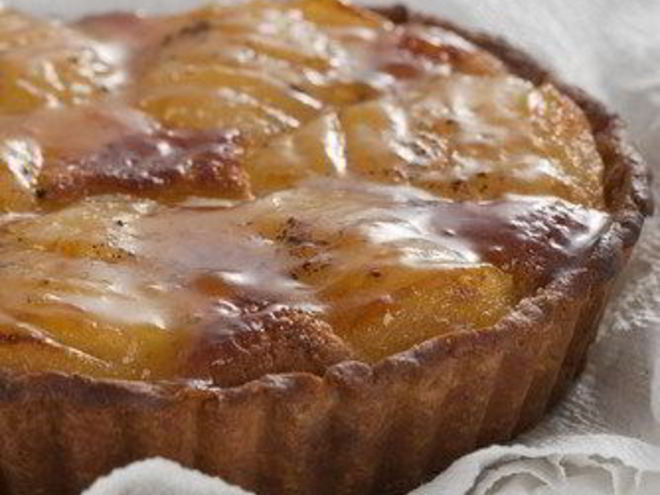 Рецепт грушевого тарта на шоколадно-миндальном тесте