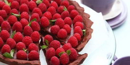 Шоколадный тарт с малиной