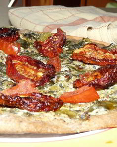 Тарт фламбе с помидорами и крем-шпинатом