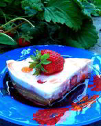 Тарт из печенья с нежной начинкой из клубники