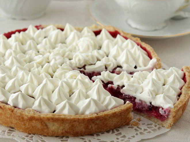 Рецепт тарта с брусникой и нежным кремом с белым шоколадом