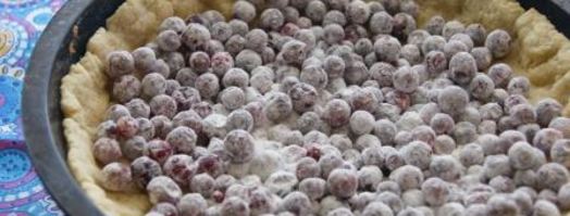 тарт с брусникой и запеченным ганашем из белого шоколада. Шаг 8