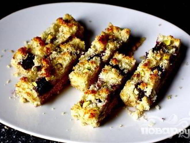 Рецепт тарта с ежевикой и фисташками