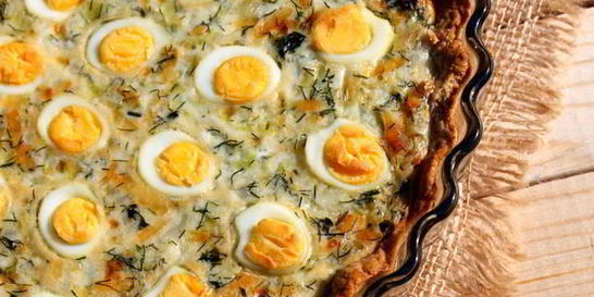 Тарт с капустой и перепелиными яйцами