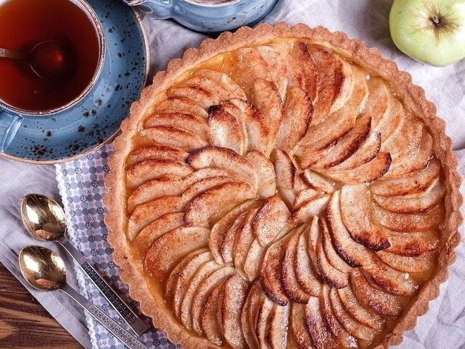 Рецепт тарта с карамелизованными яблоками