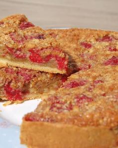 Тарт с малиной и кедровыми орешками