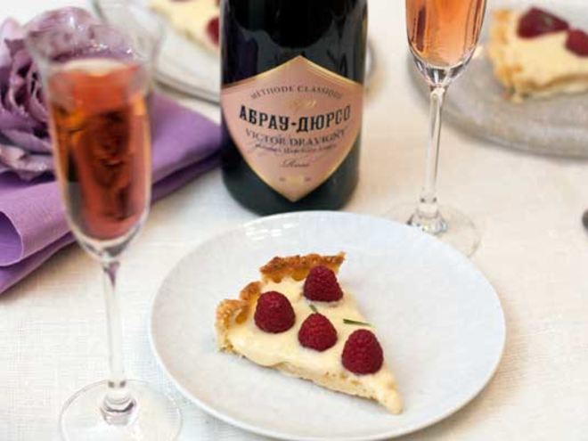 Рецепт тарта с малиной и розмариновым кремом