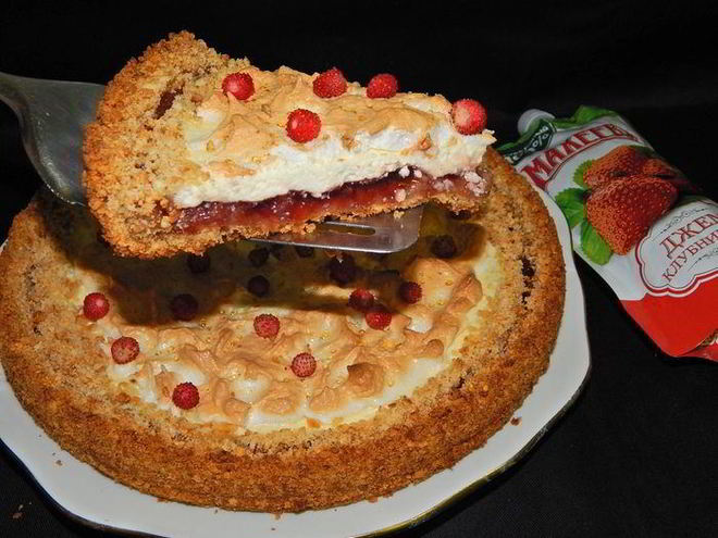 Рецепт тарта с творогом, джемом и меренгой