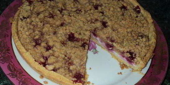 Тарт с творогом и малиной