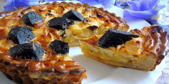 Тарт с яблоками и Boudin Noir