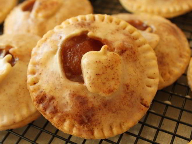 Рецепт тарта с яблоками в карамели