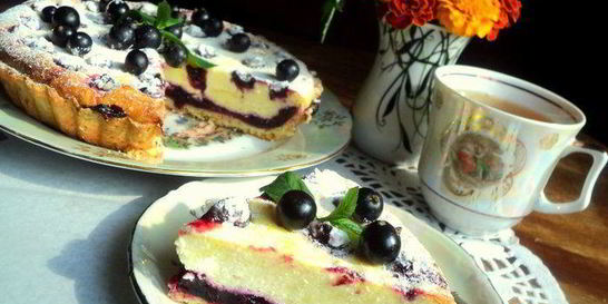 Тарт со смородиной и творогом