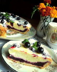 Тарт со смородиной и творогом