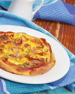 Тарт татен с грибами, зеленой фасолью и беконом