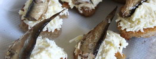 тартинки с плавленным сыром и шпротами. Шаг 6