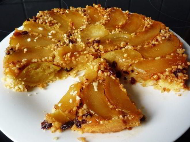 Рецепт яблочного тарта татен с орешками и изюмом