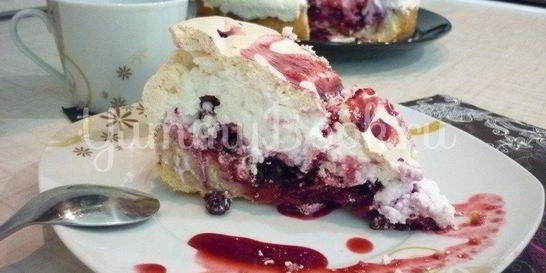 Ягодный тарт под нежным безе