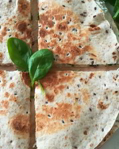 Тортилья с каймаком и шпинатом