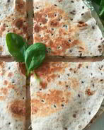 Тортилья с каймаком и шпинатом