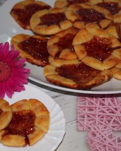 Творожные цветочки с вареньем