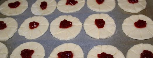 творожные цветочки с вареньем. Шаг 4