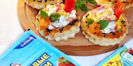 Волованы с салатом из крабовых палочек