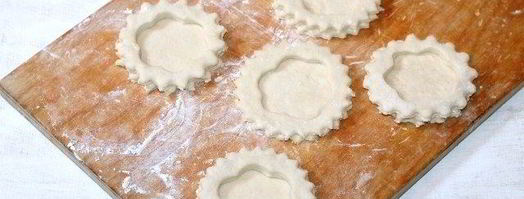 волованы с салатом из крабовых палочек. Шаг 2