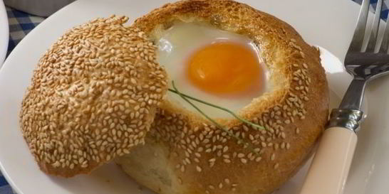 Яичница в булочке