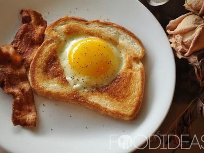 Рецепт яичницы в хлебе