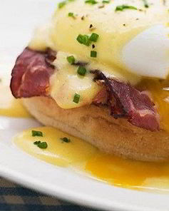 Яйца по-бенедиктински с ветчиной