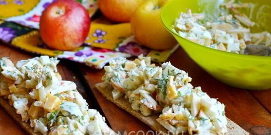 Закуска из яблок и сыра