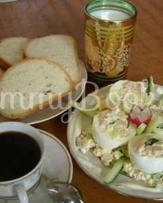 Закуска из яиц с овощами