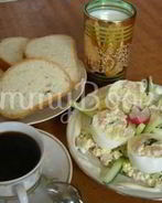 Закуска из яиц с овощами