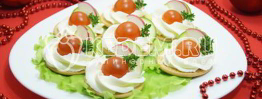 закуска на крекерах праздничная. Шаг 6