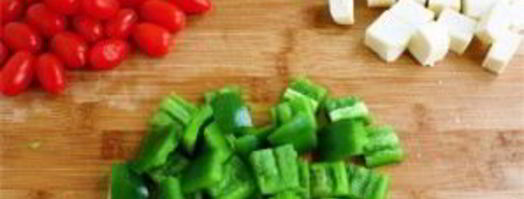 закуска на шпажках на новый год. Шаг 2