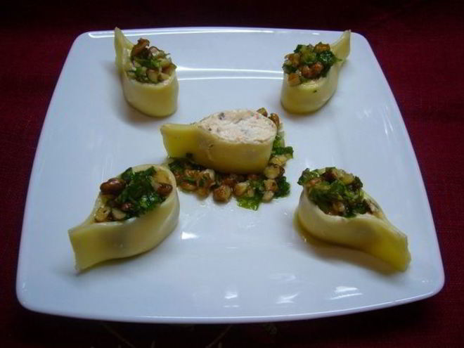 Рецепт закуски сырные капельки из двух видов сыра