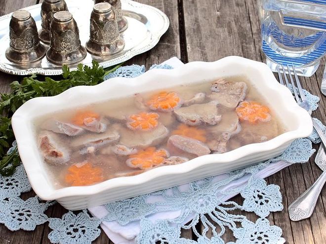 Рецепт заливного языка в мультиварке